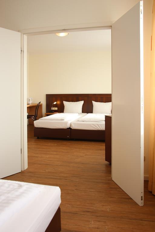 แอนดี ชตัดโฮเต็ล มึนเช่น Hotel มิวนิก ภายนอก รูปภาพ