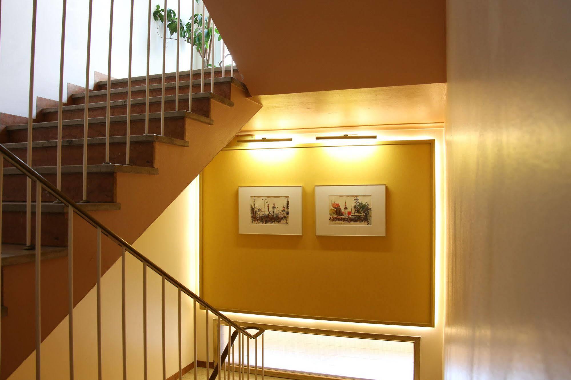 แอนดี ชตัดโฮเต็ล มึนเช่น Hotel มิวนิก ภายนอก รูปภาพ