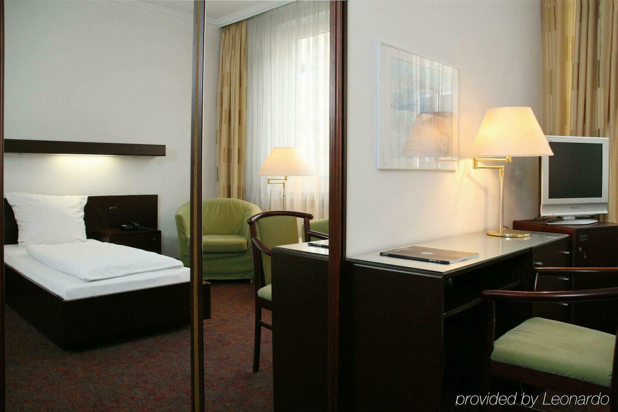 แอนดี ชตัดโฮเต็ล มึนเช่น Hotel มิวนิก ภายนอก รูปภาพ
